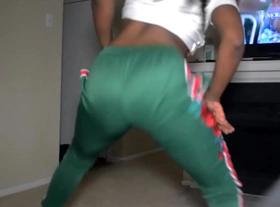 Sisters cant stop twerking and get butt naked part 1